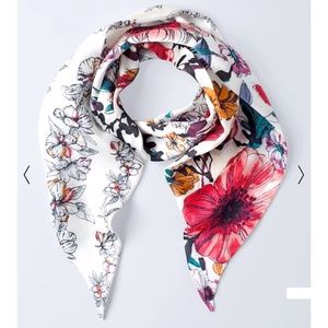 🔥NeW🔥‼️ NWT Silk Mini Scarf